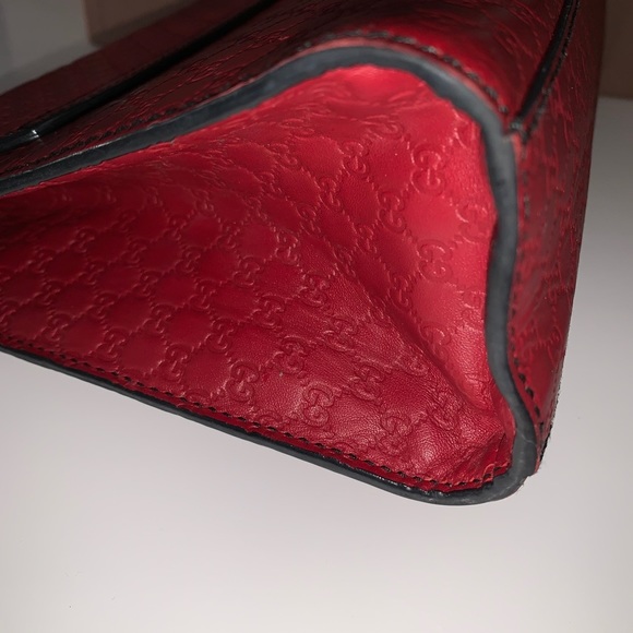 SOLD GUCCI
Microguccissima Medium Emily Chain Shoulder - Picture 10 of 16